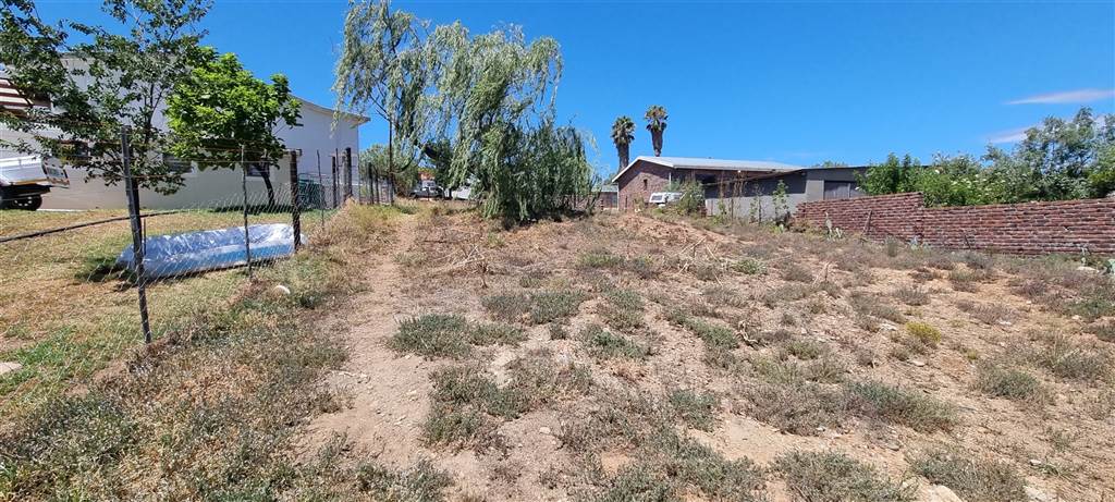 653 m² Land available in Uniondale photo number 1