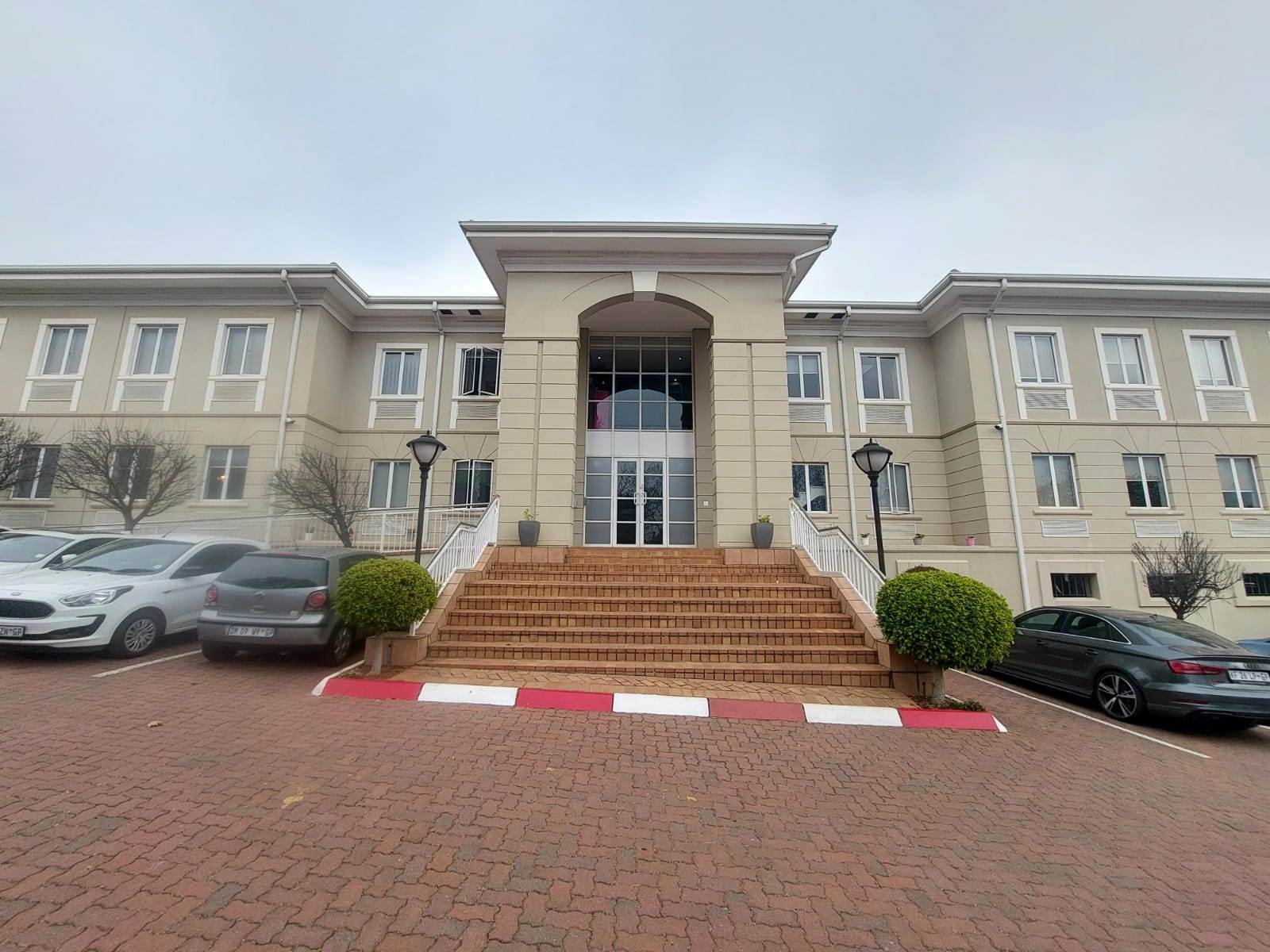 2415  m² Commercial space in Bryanston photo number 2