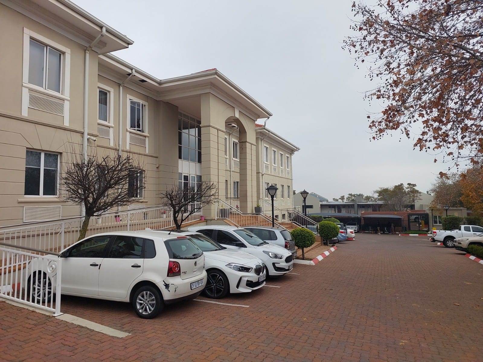 2415  m² Commercial space in Bryanston photo number 1