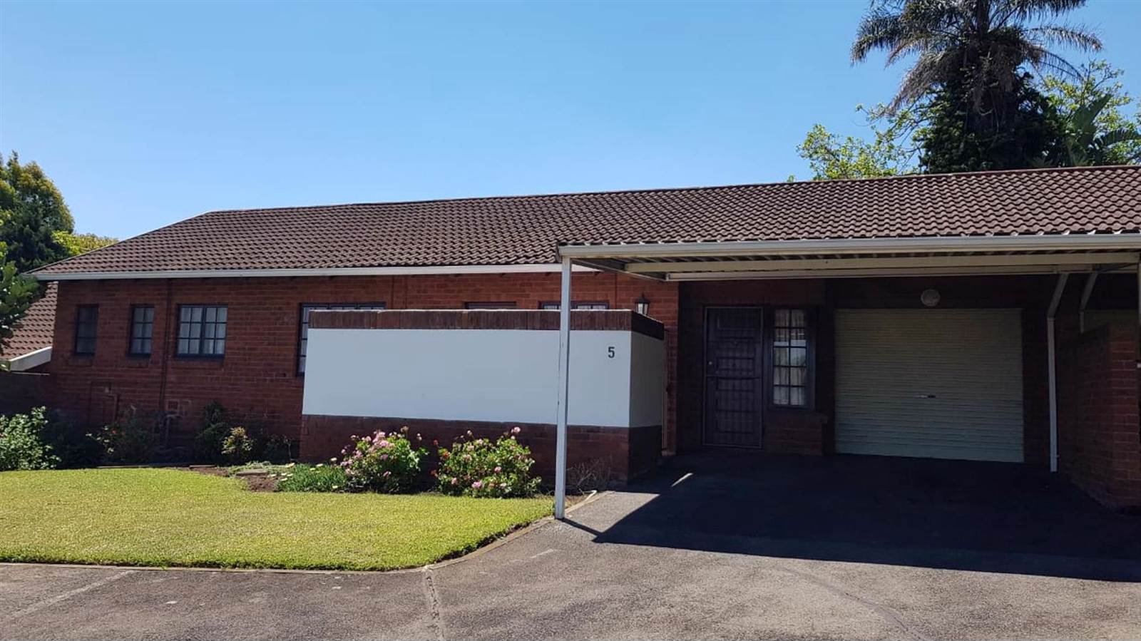 3 Bed Townhouse to rent in Hayfields RR4194349 Private Property