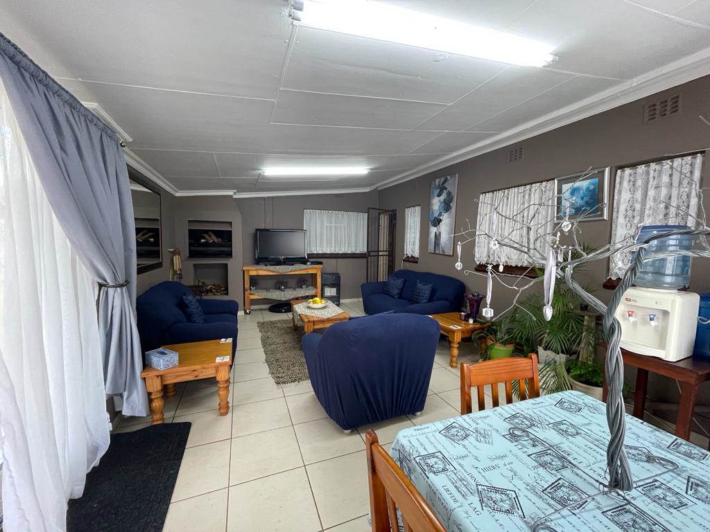 4 Bed House in Kanonkop photo number 8