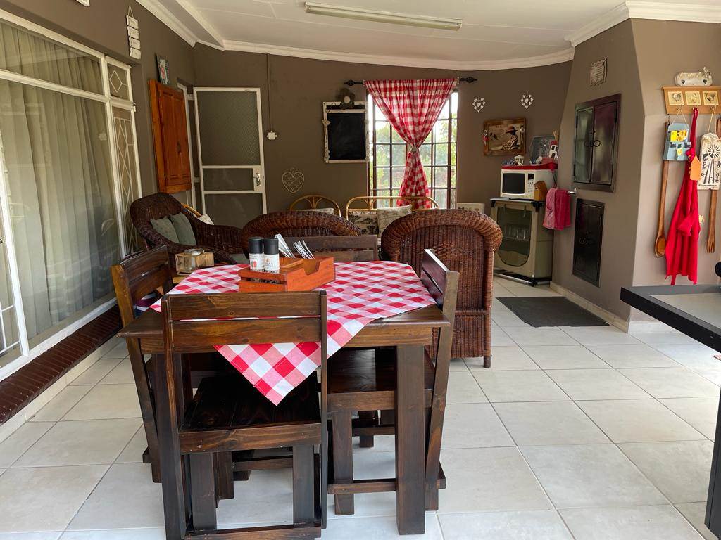 4 Bed House in Kanonkop photo number 10