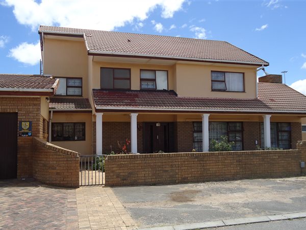 3 Bedroom House 3 Bedroom House