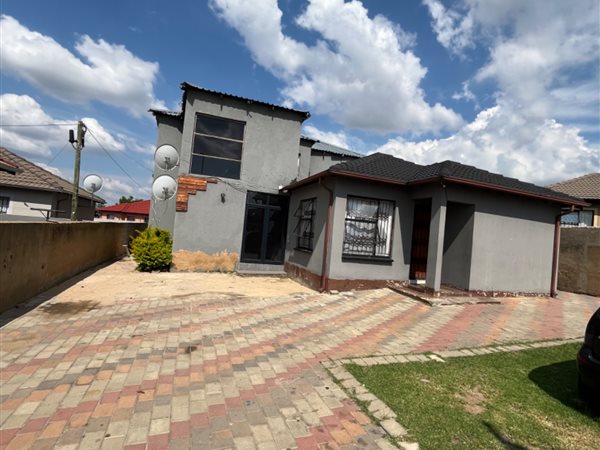 11 Bed House in Olievenhoutbos