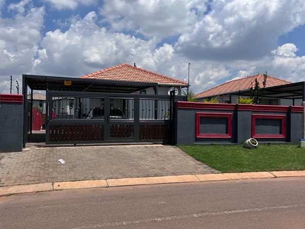 3 Bedroom House 3 Bedroom House