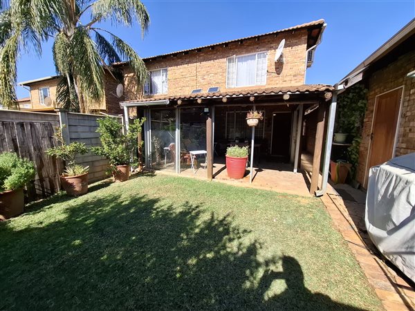 2 Bedroom Townhouse 2 Bedroom Townhouse