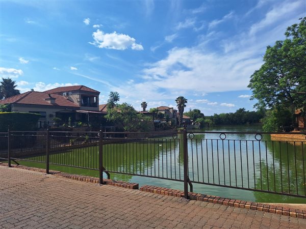 2 Bedroom Townhouse 2 Bedroom Townhouse