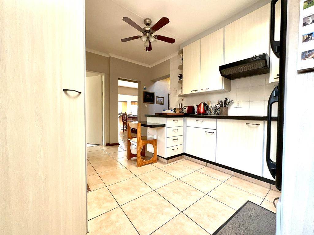 2 Bed House in Morninghill photo number 16