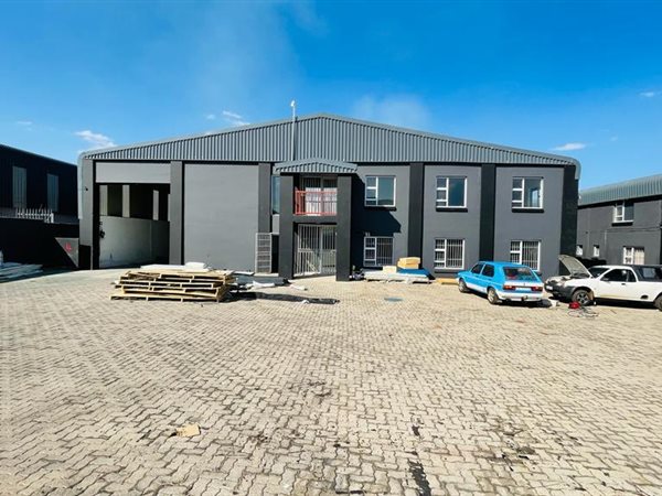 1250  m² Industrial space in Stormill