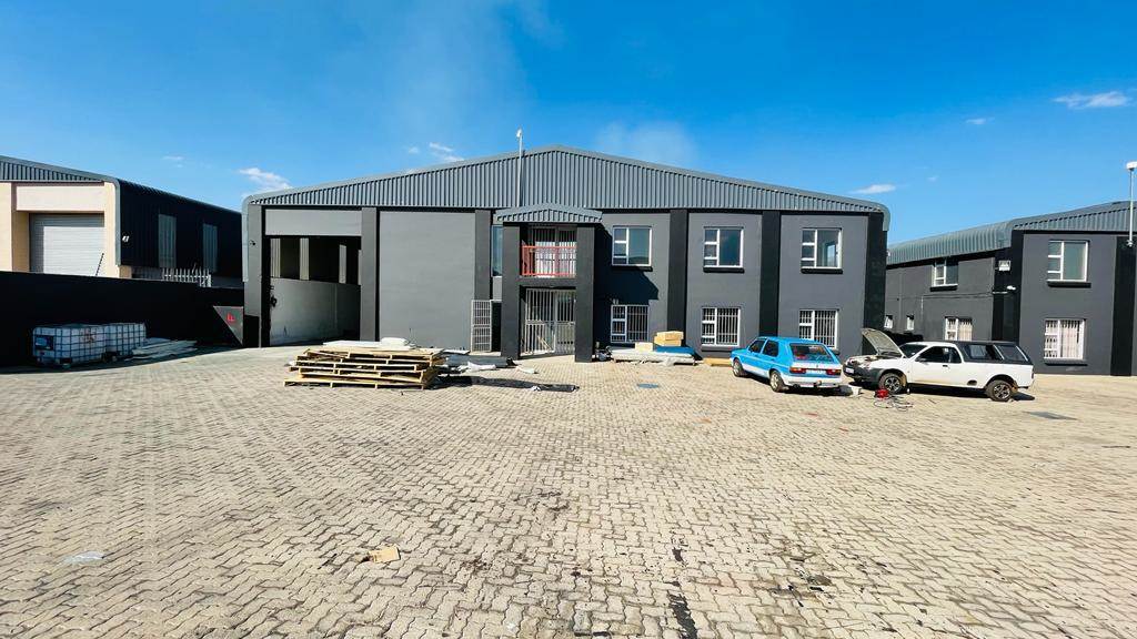 1250  m² Industrial space in Stormill photo number 1
