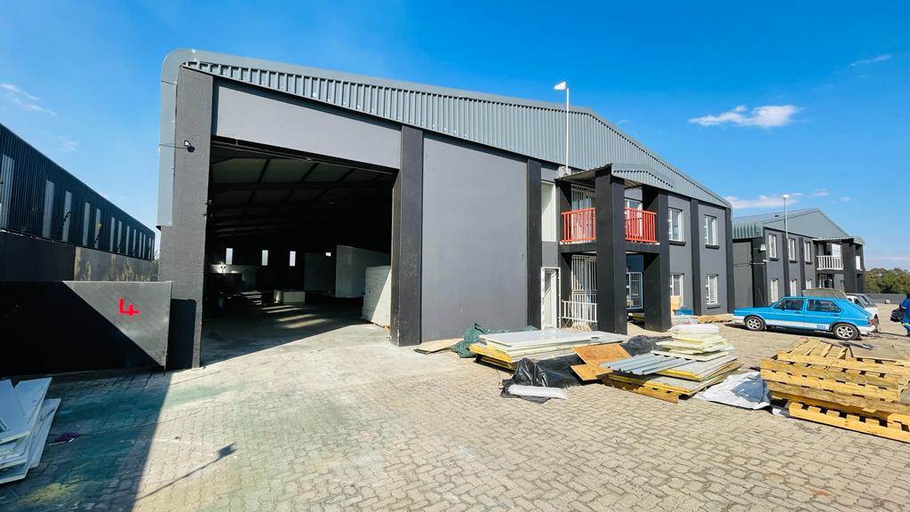 1250  m² Industrial space in Stormill photo number 2