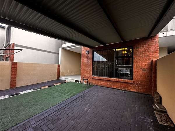3 Bedroom Townhouse 3 Bedroom Townhouse