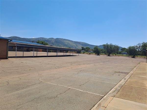 5000  m² Industrial space in Tlhabane photo number 2