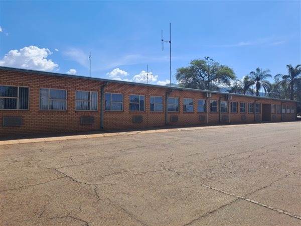 5000  m² Industrial space in Tlhabane photo number 16