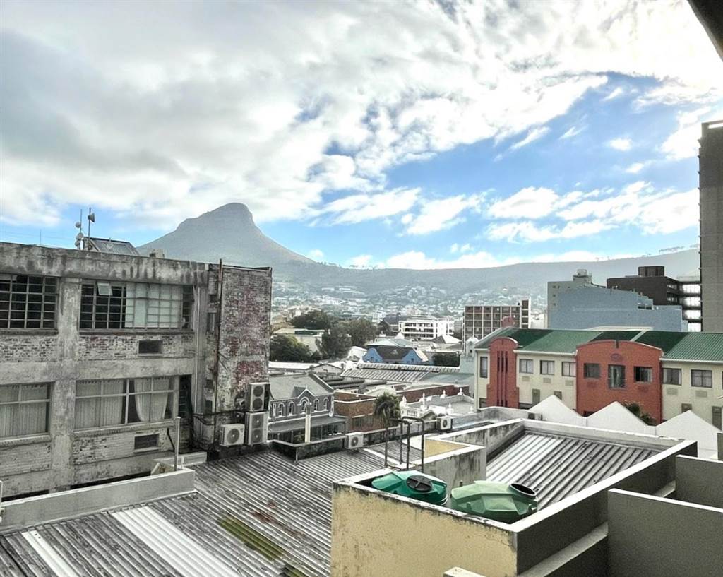 1 Bed Apartment in Cape Town City Centre photo number 16