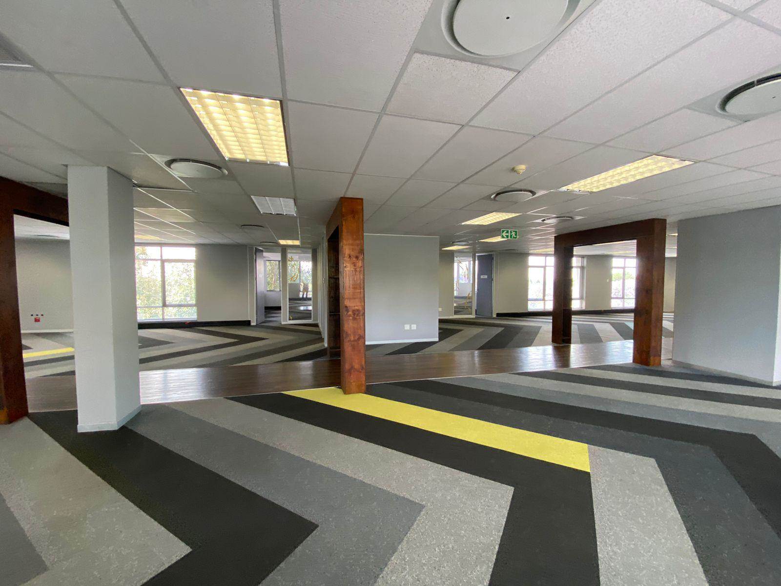 904  m² Commercial space in Illovo photo number 22