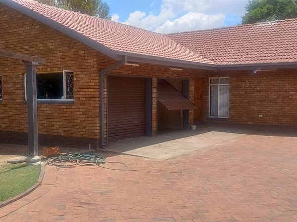 3 Bed House in Roodewal and surrounds