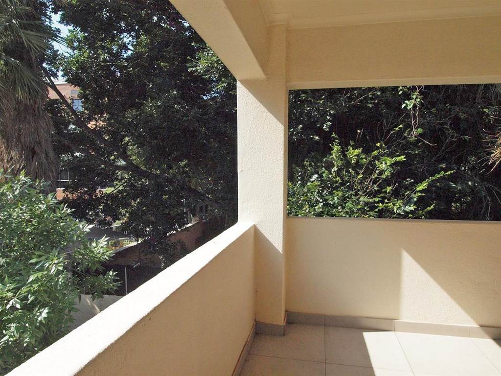 1 Bed Duplex in Illovo photo number 15