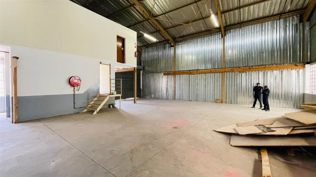 337  m² Industrial space in Lea Glen photo number 13