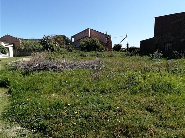 540 m² Land