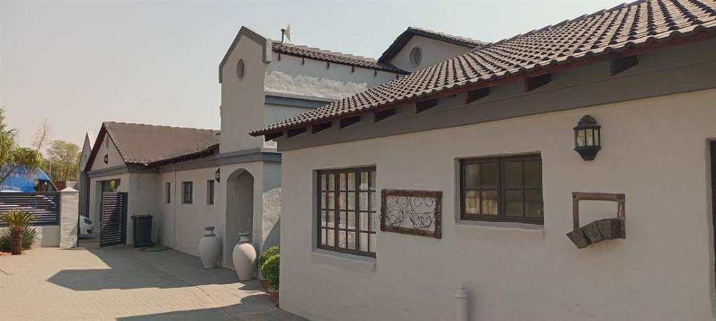 5 Bedroom House