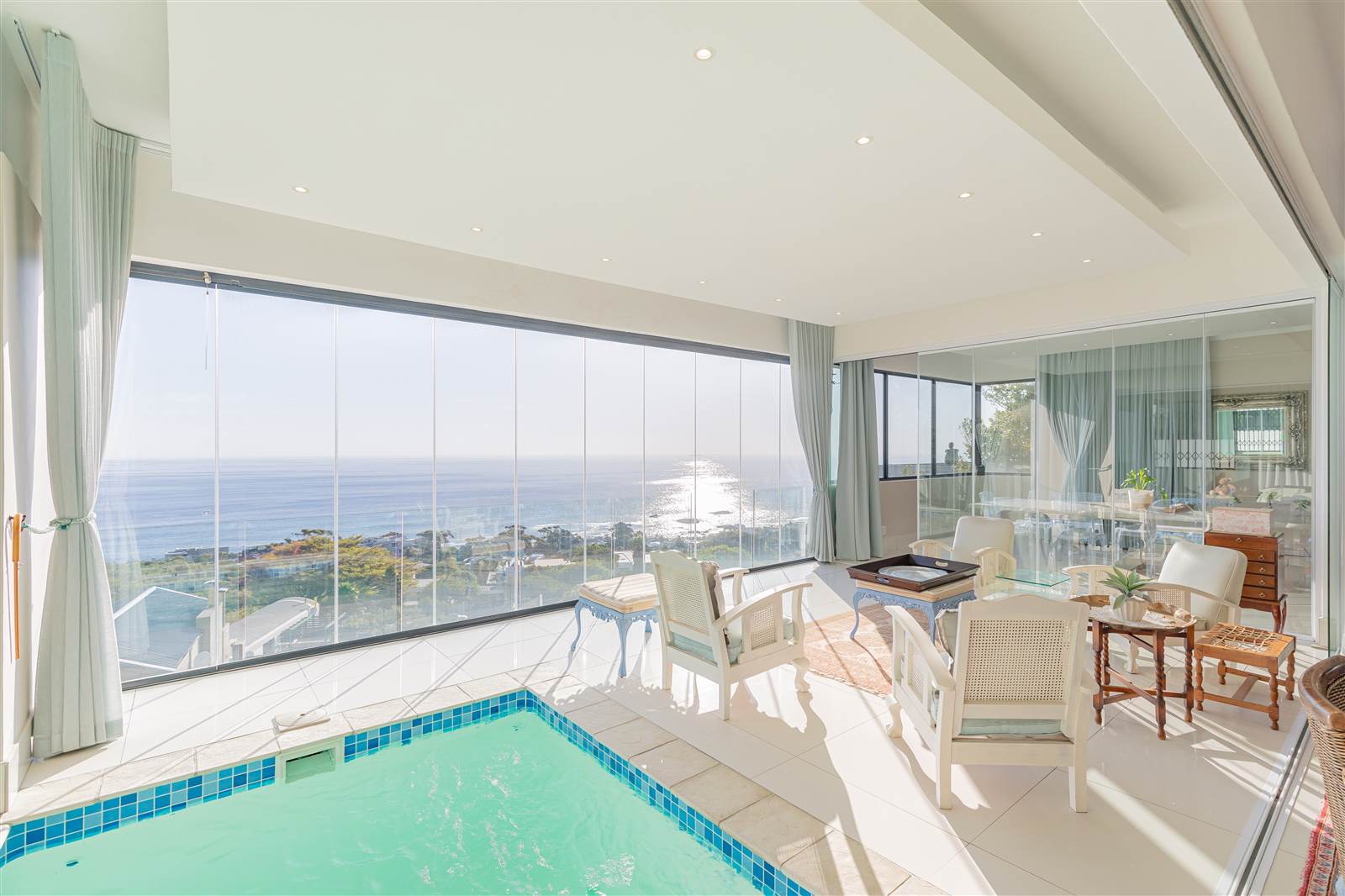 11 Bed House in Camps Bay photo number 7