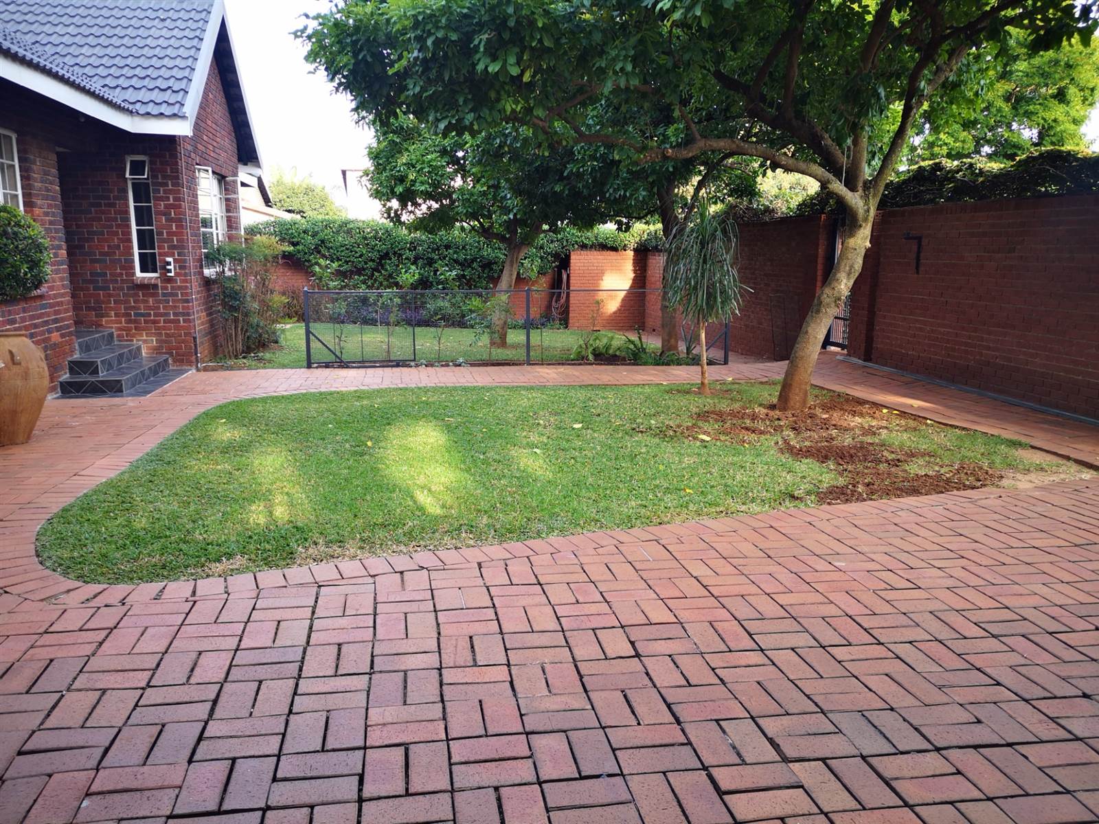 3 Bed House in Garsfontein photo number 27