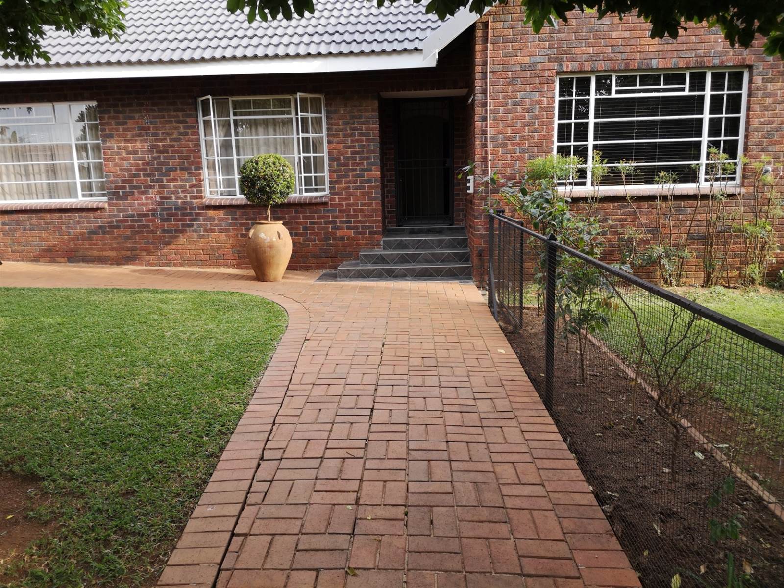 3 Bed House in Garsfontein photo number 25