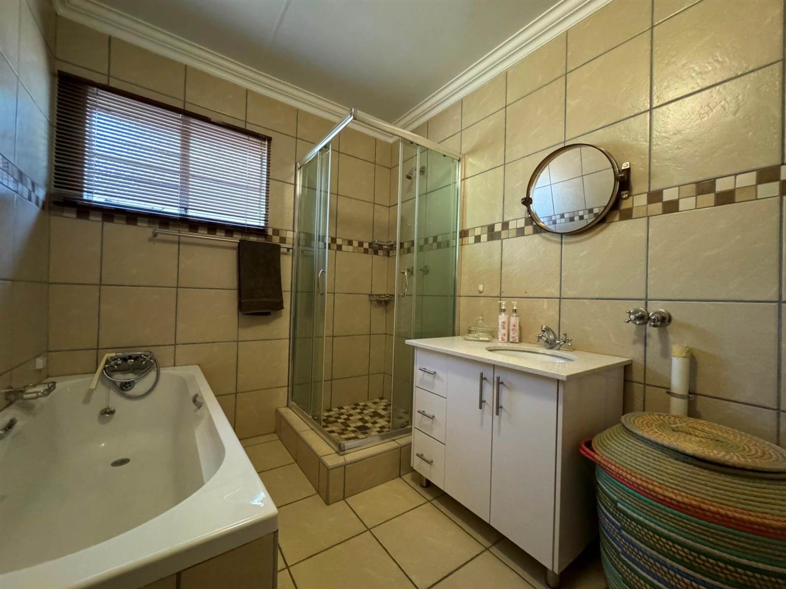 4 Bed House in Bloemfontein Farms photo number 26