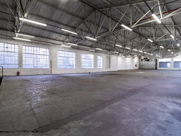 1 000  m² Commercial space