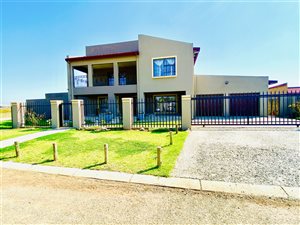 4 Bed House in Geluksdal