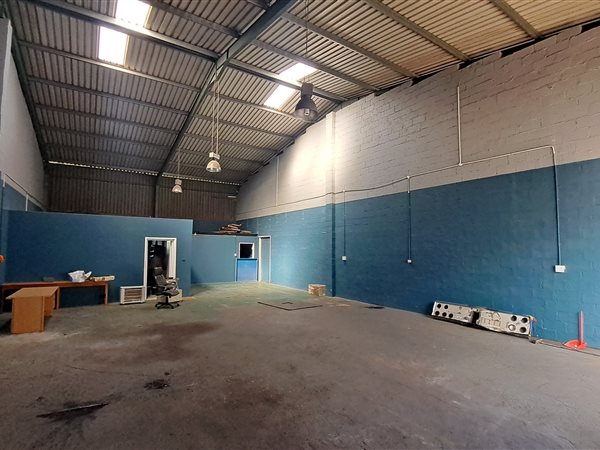 200 m² Industrial space 200 m² Industrial space