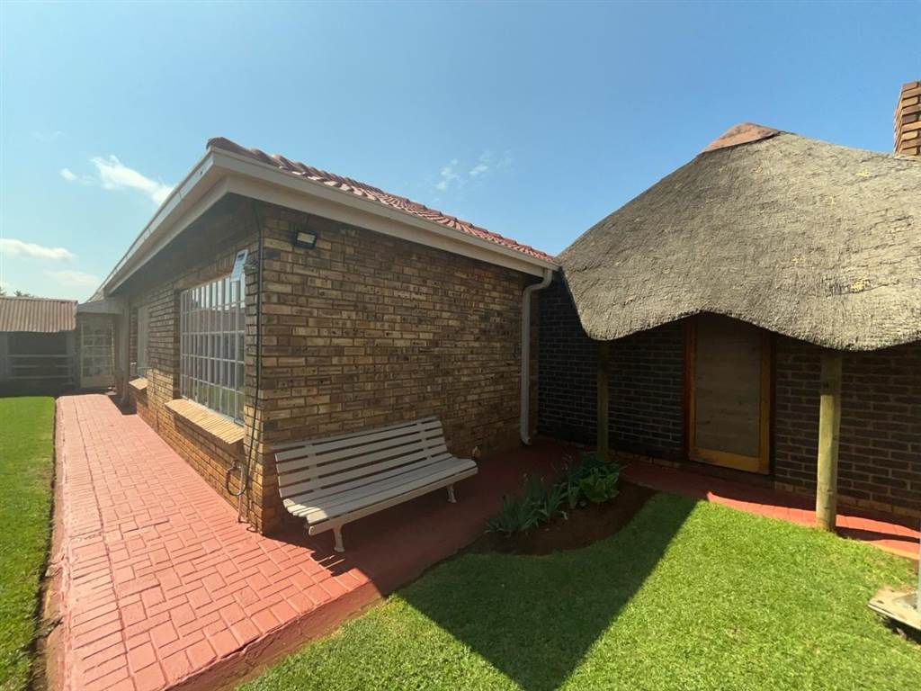 3 Bed Townhouse in Culemborg Park photo number 16