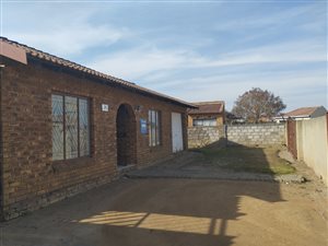 2 Bed House in Geluksdal