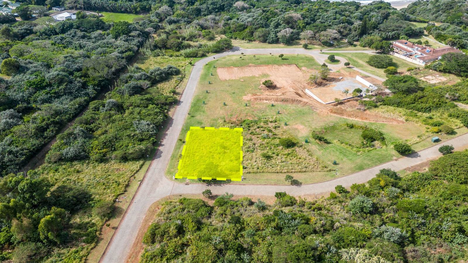 1007 m² Land available in Khamanga Bay photo number 5