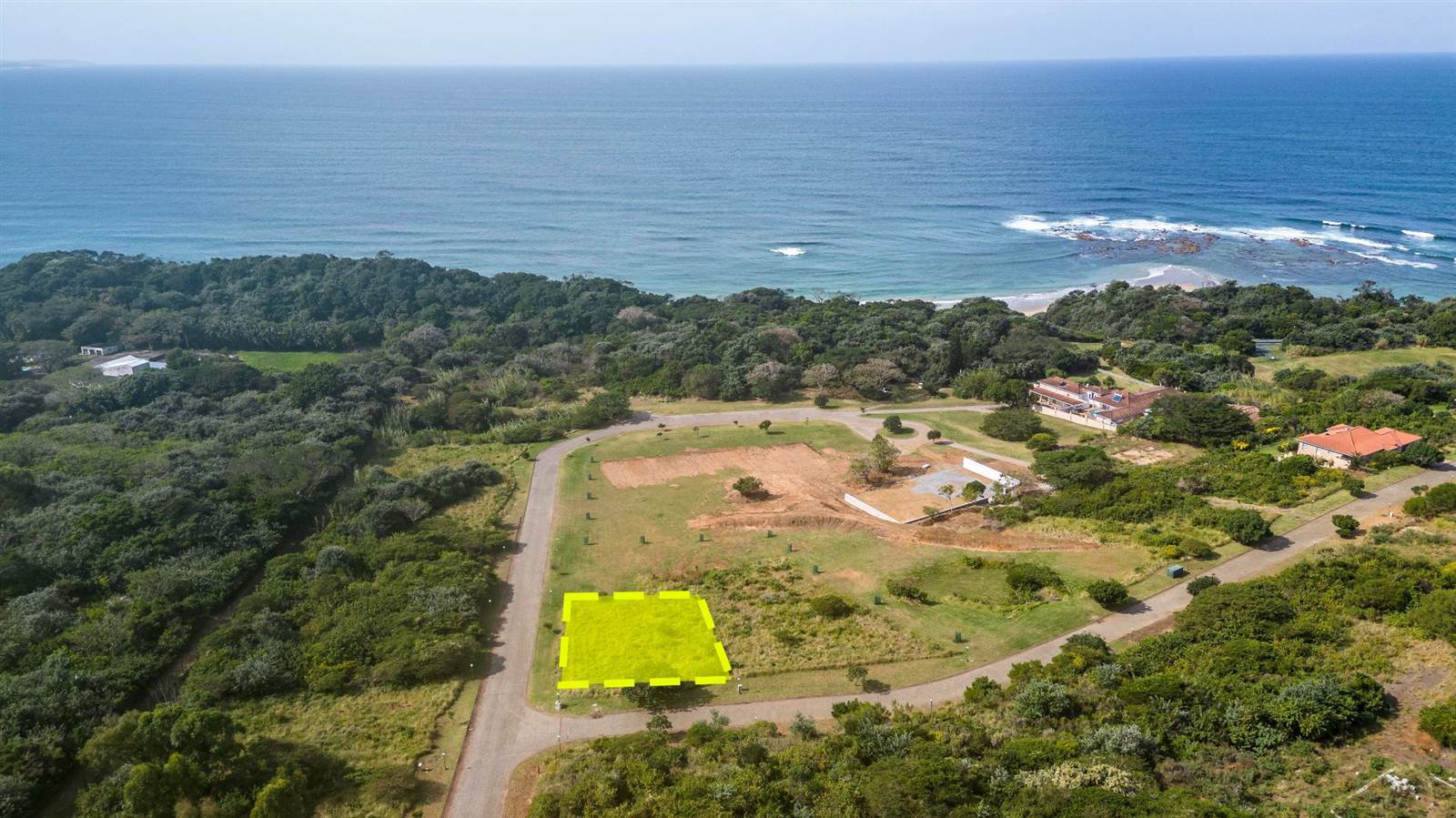 1007 m² Land available in Khamanga Bay photo number 3