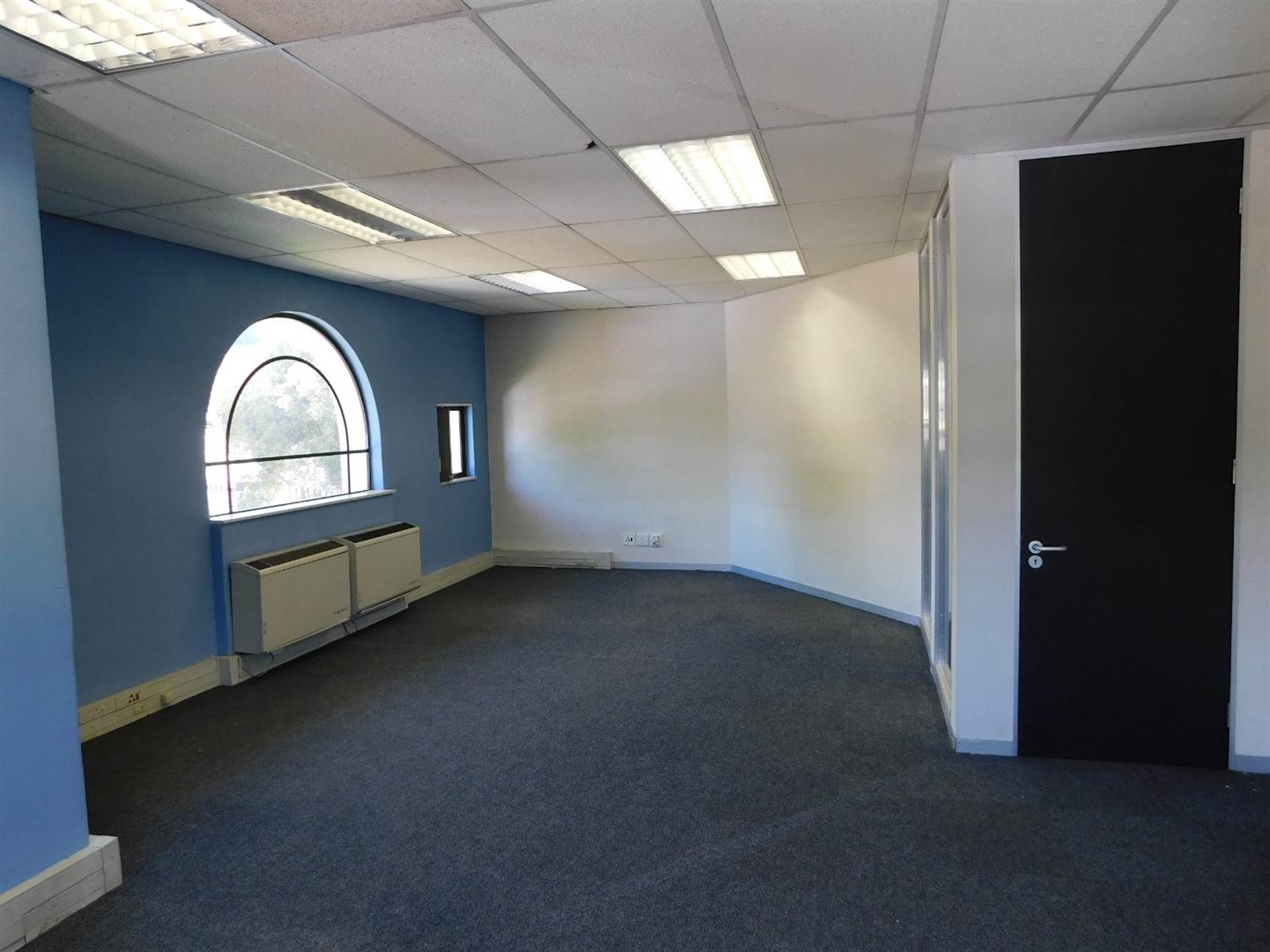 640  m² Office Space in Hyde Park photo number 4