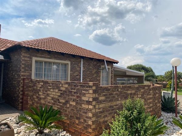 3 Bedroom Simplex 3 Bedroom Simplex