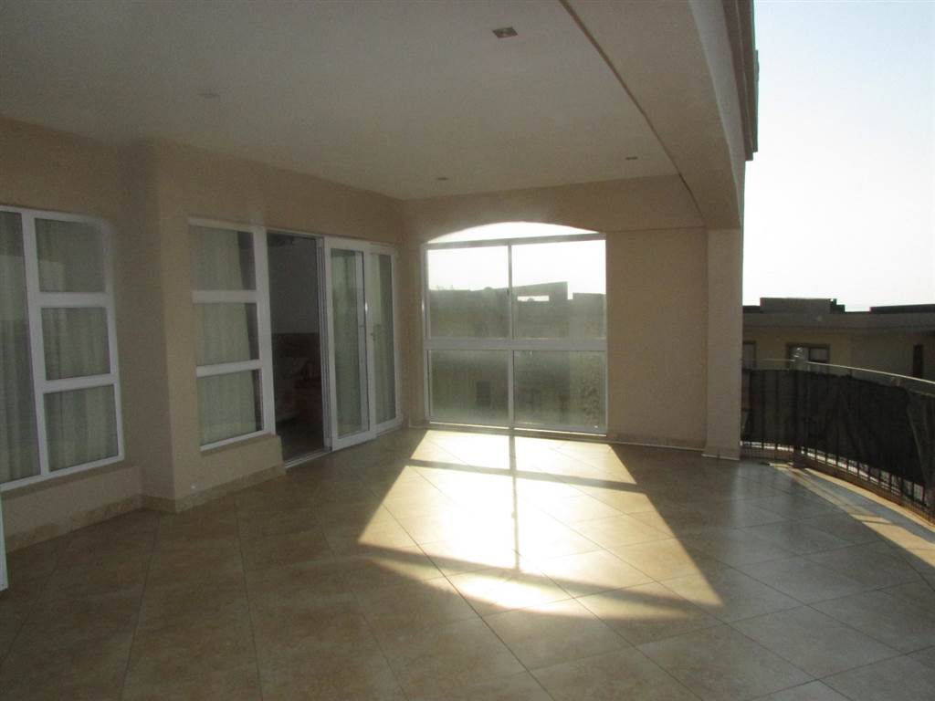 3 Bed Flat in Uvongo photo number 11