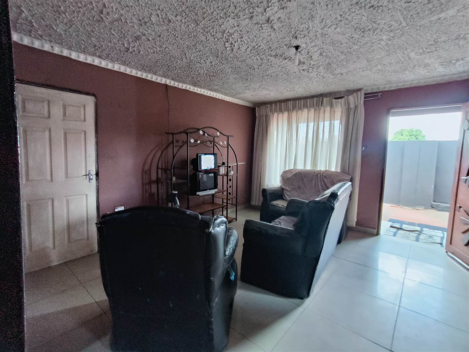 2 Bed House in Rietvallei photo number 4