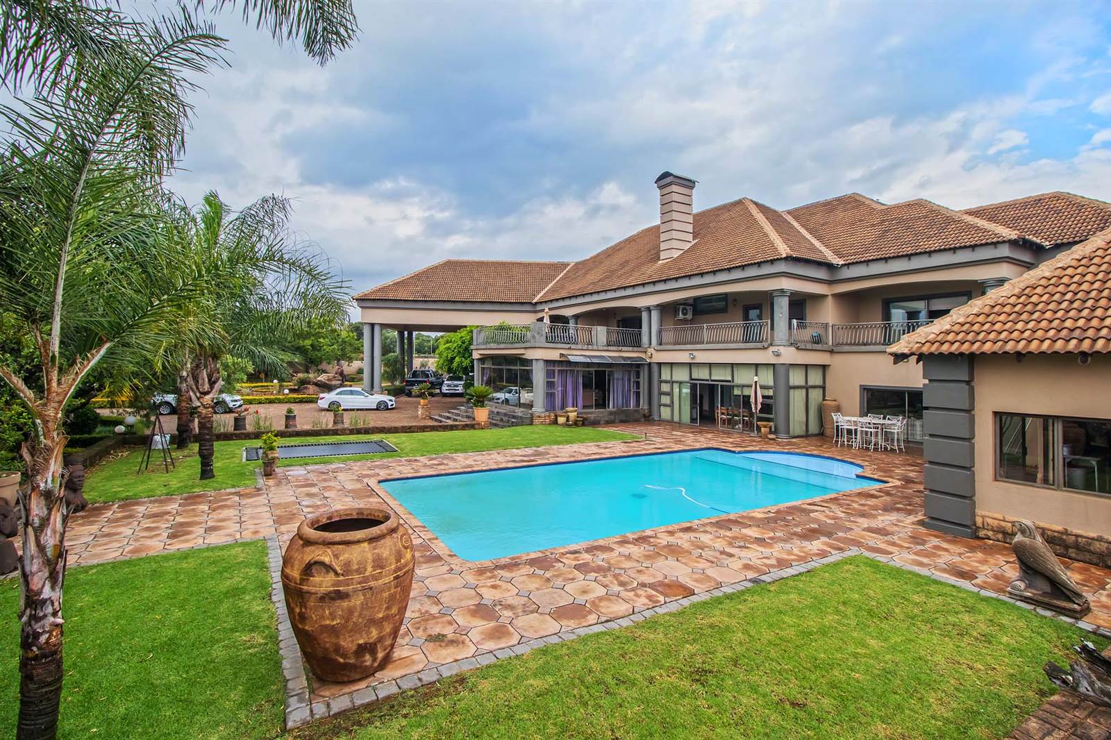 5 Bed House in Mooikloof Equestrian Estate photo number 1