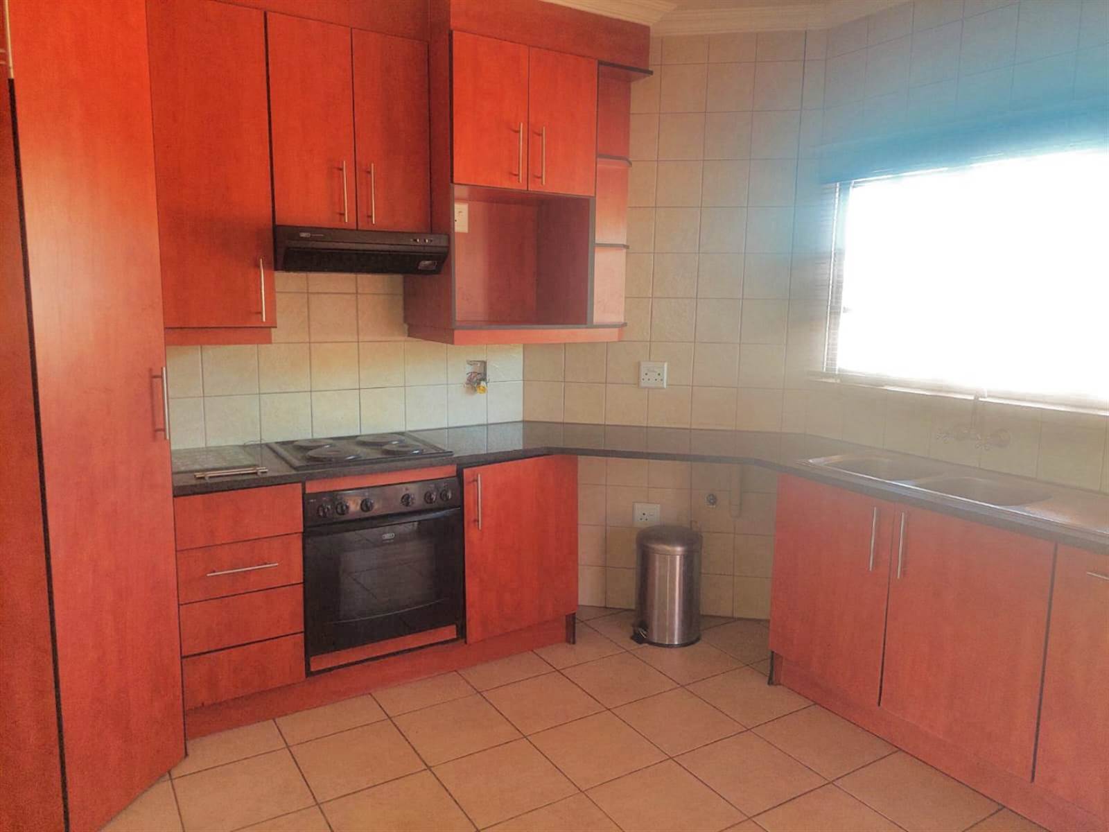 2 Bed Apartment in Heatherview photo number 4