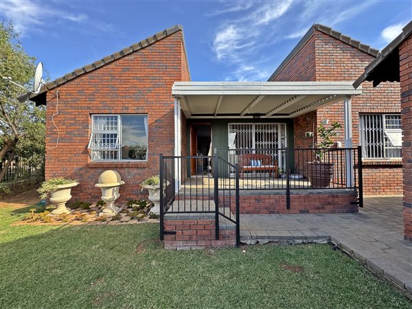 3 Bedroom Townhouse 3 Bedroom Townhouse