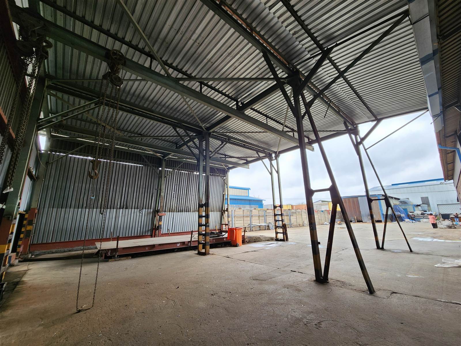 1798  m² Industrial space in Spartan photo number 11