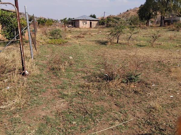 2 700 m² Land 2 700 m² Land