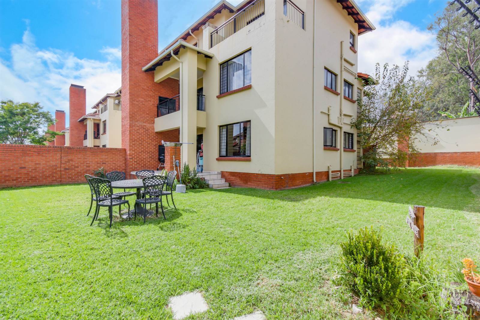 2 Bed Cluster in Douglasdale photo number 30