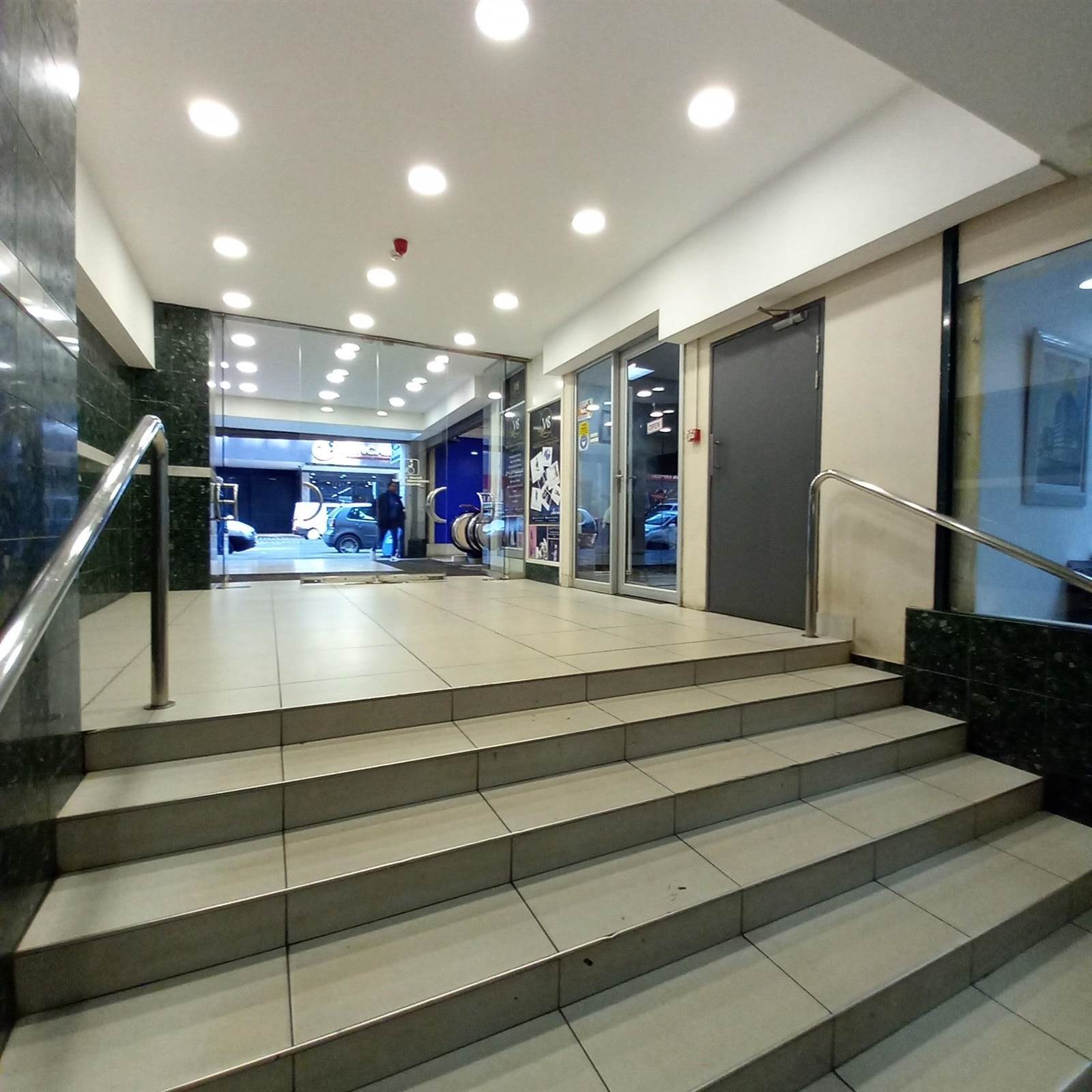 80  m² Retail Space in Marshalltown photo number 12