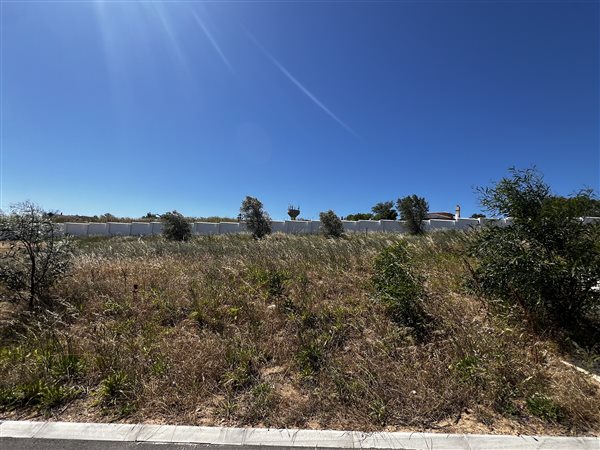 654 m² Land