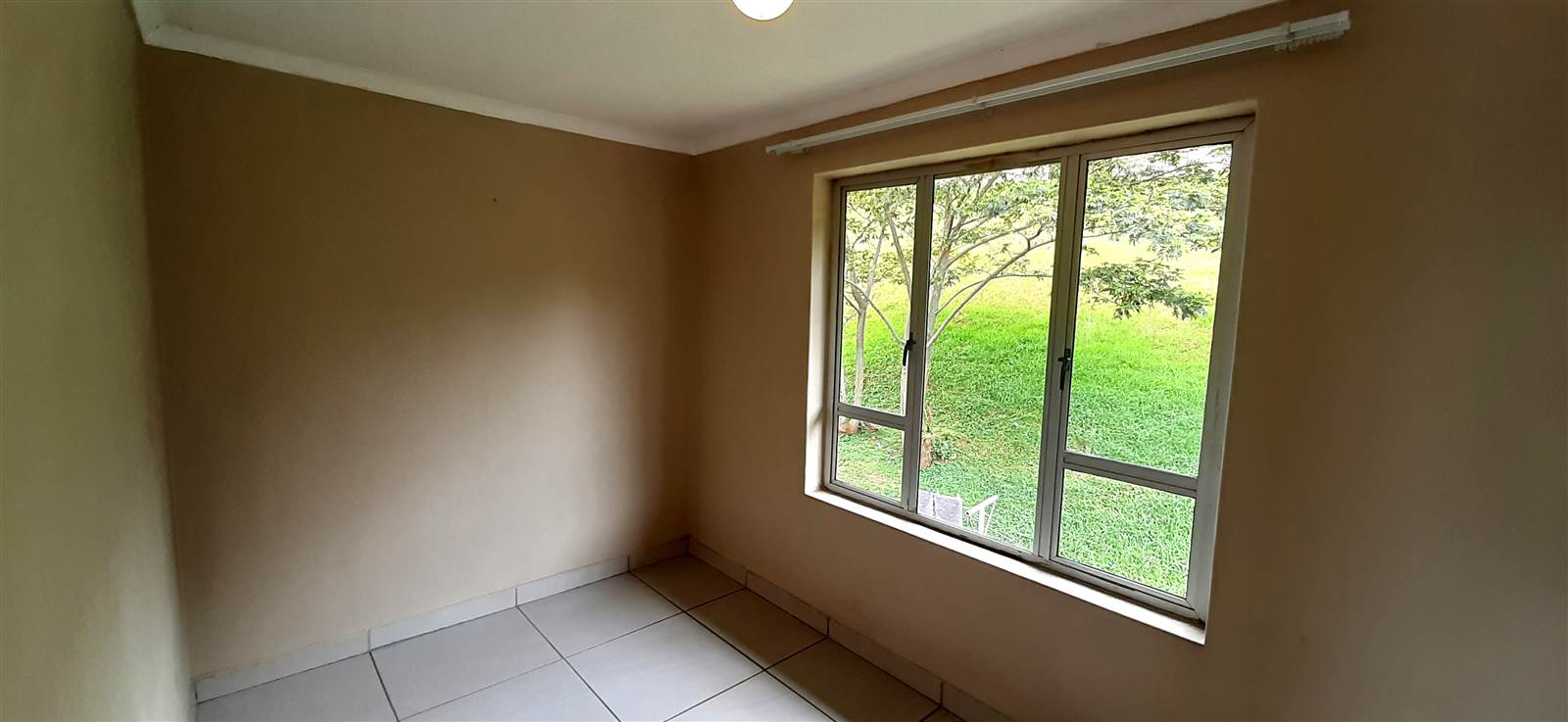 2 Bed Flat in Woodhaven photo number 6