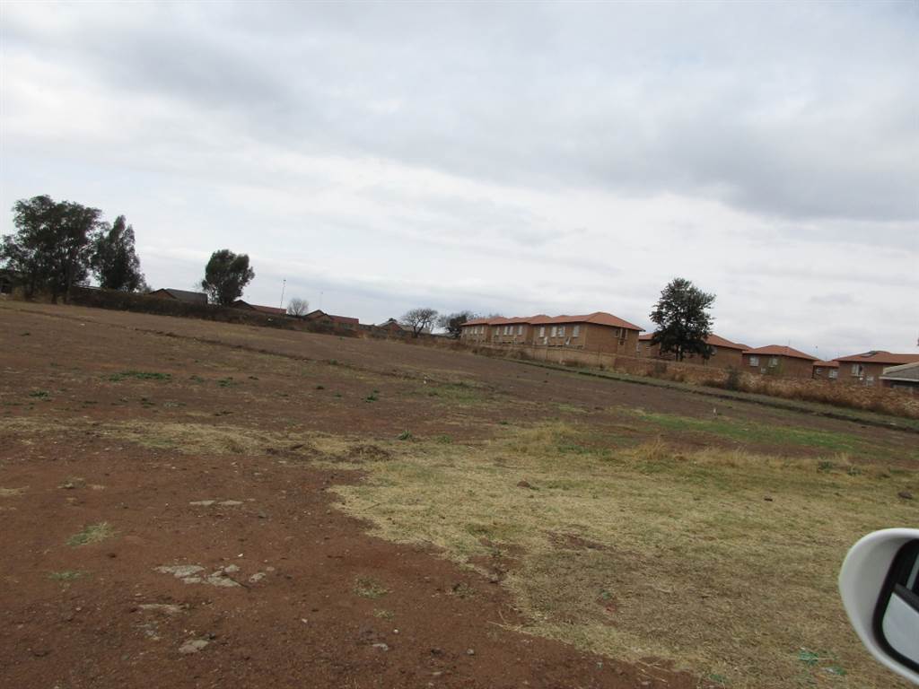 1.2 ha Land available in Middelburg South photo number 2
